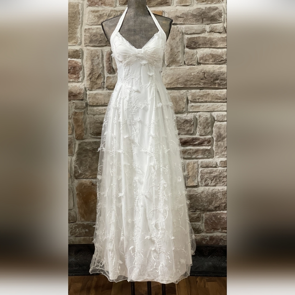 Jump White Formal Or Wedding Dress 7/8 NWT